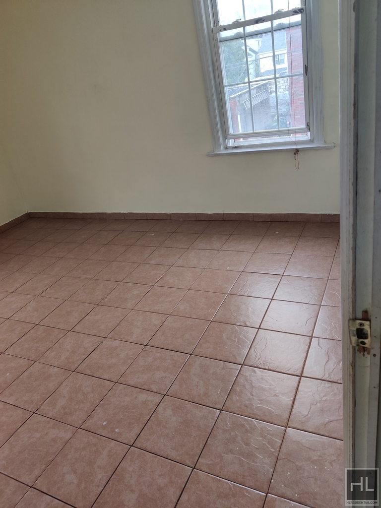 98-02 103 Avenue - Photo 3