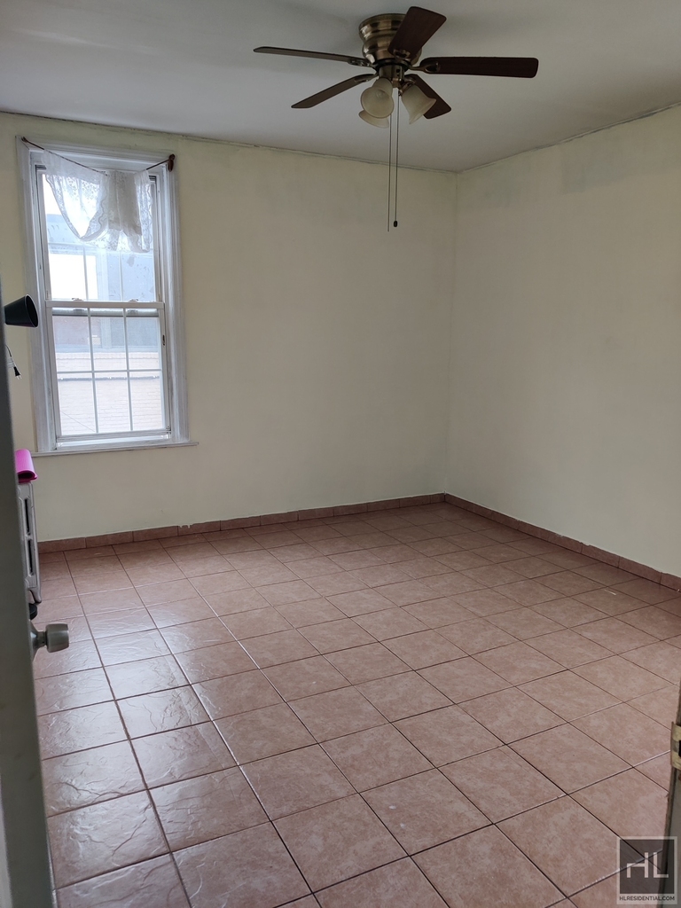 98-02 103 Avenue - Photo 2