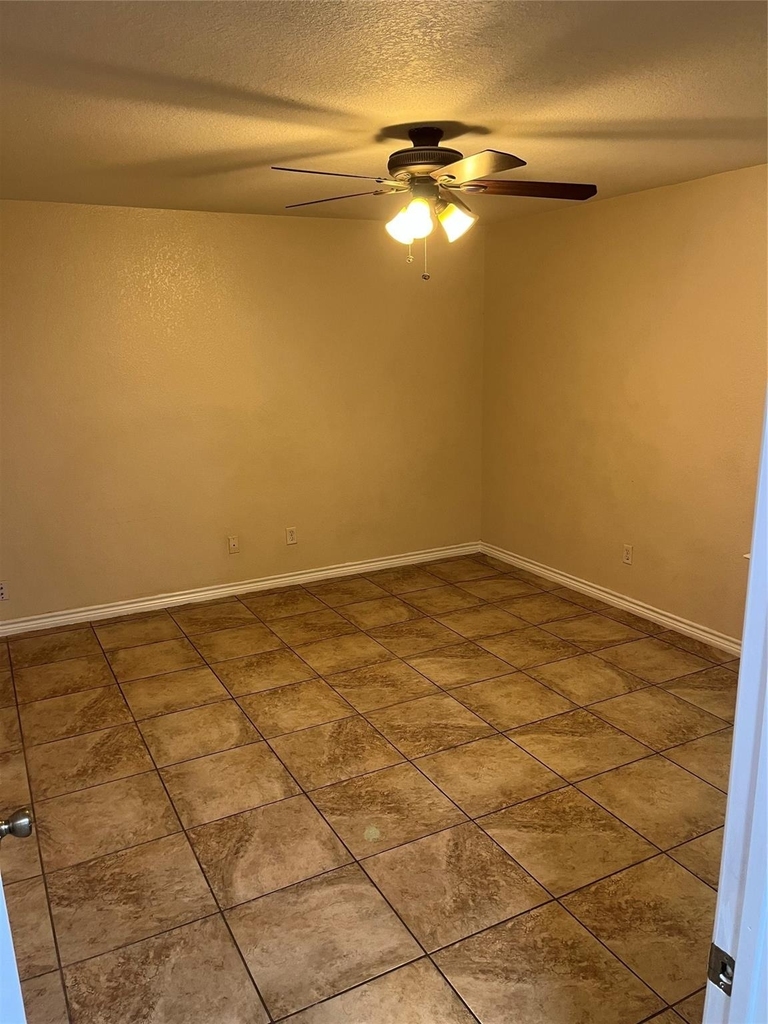3001 Pueblo Trail - Photo 3