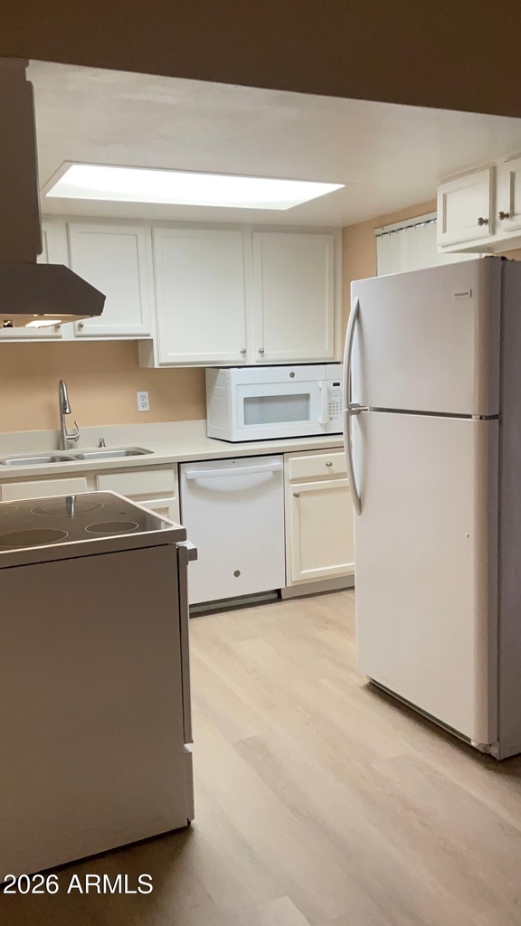 8888 N 47th Avenue - Photo 9
