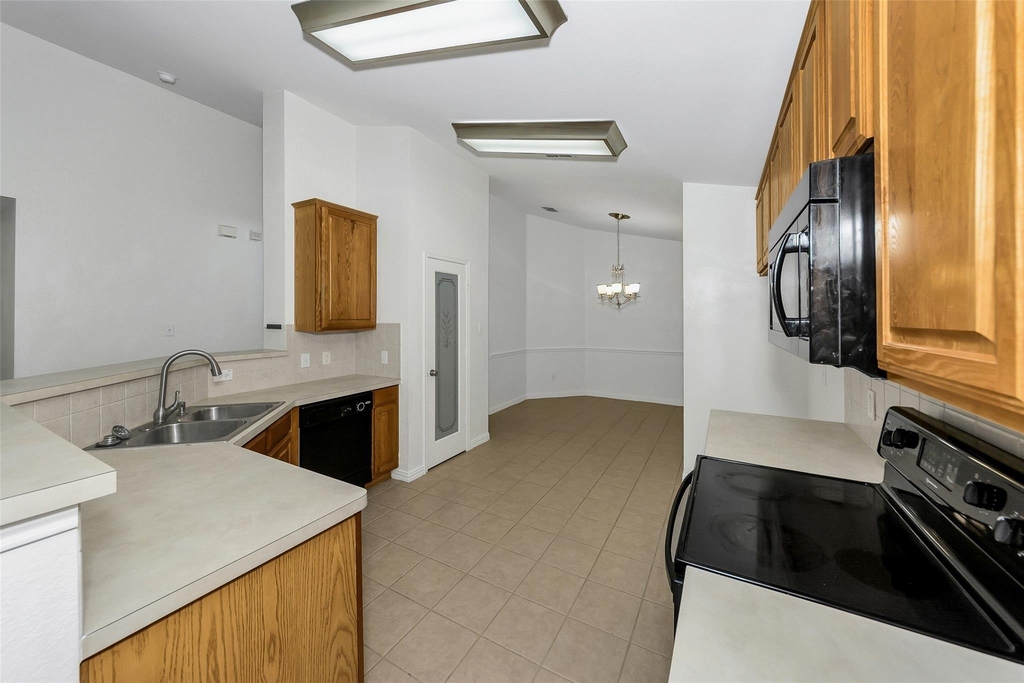 10117 Sourwood Drive - Photo 13