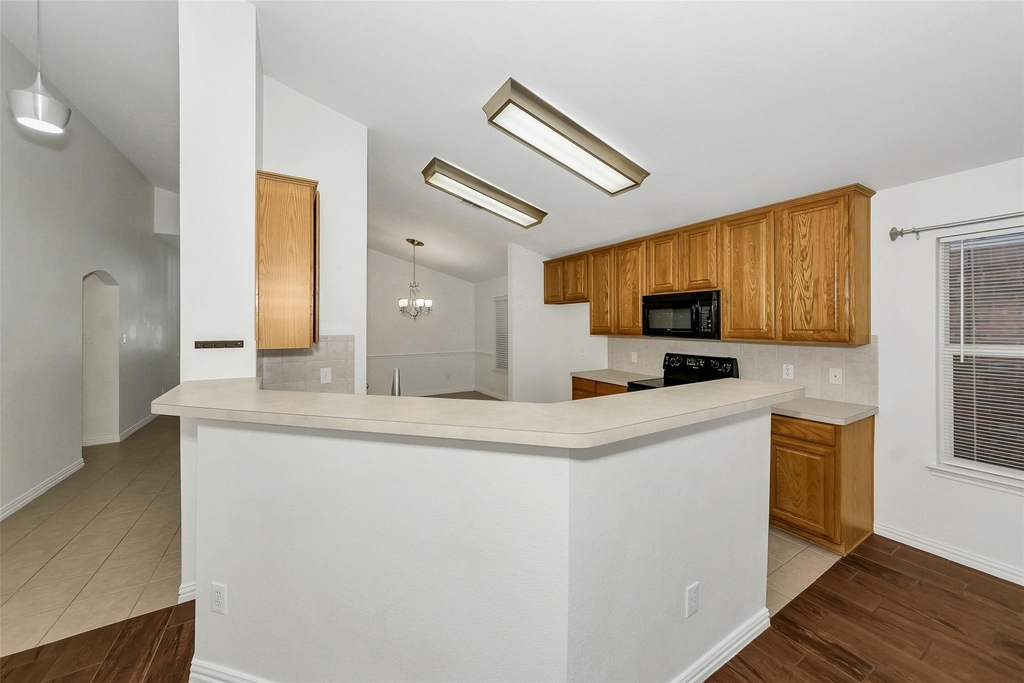 10117 Sourwood Drive - Photo 11