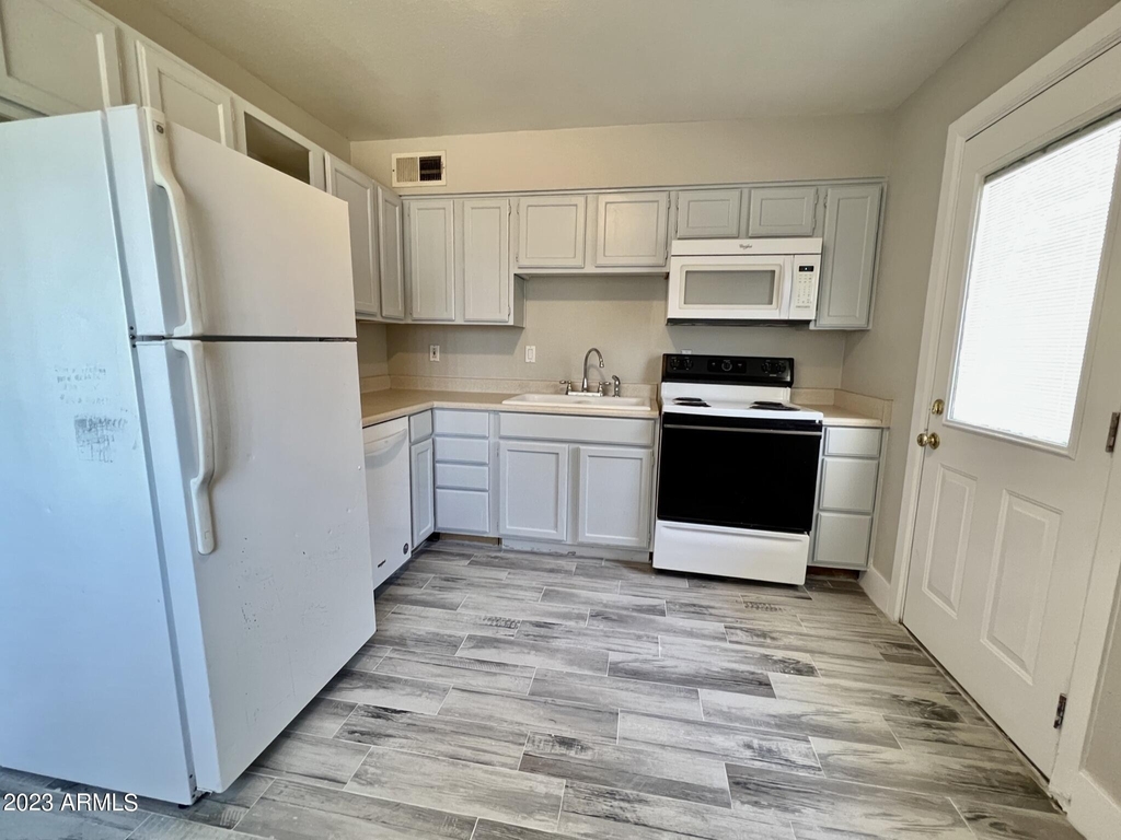 1413 N Jay Street - Photo 4