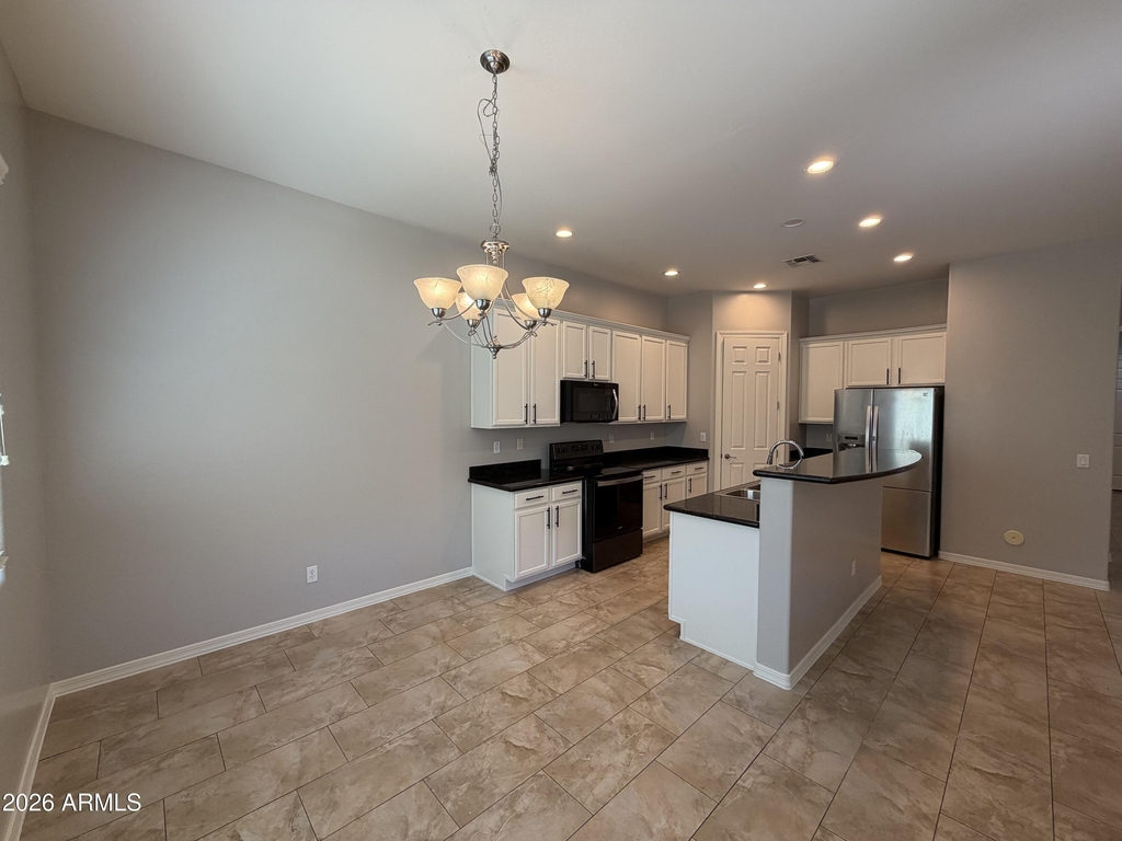 2417 E Iris Drive - Photo 8