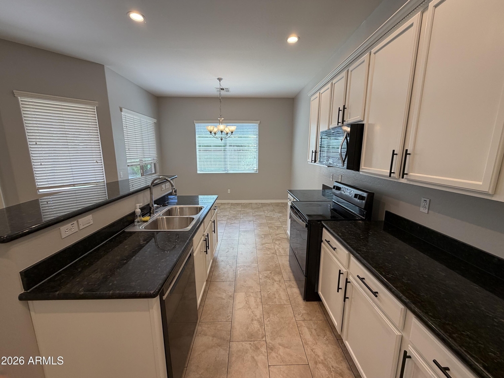 2417 E Iris Drive - Photo 10