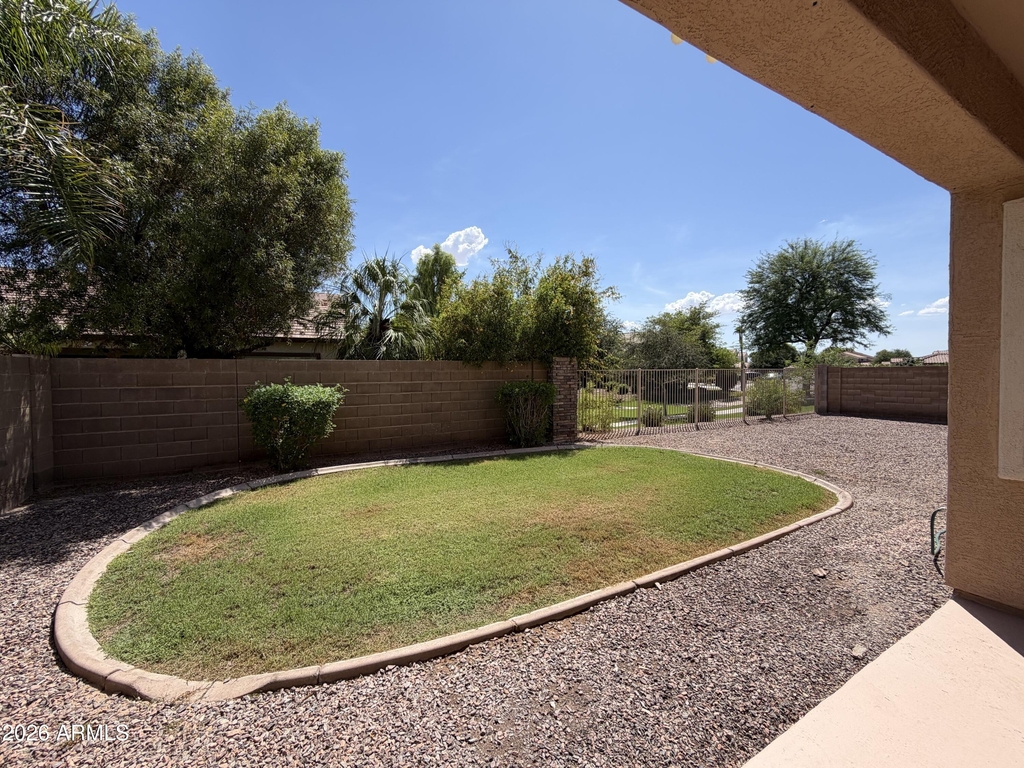2417 E Iris Drive - Photo 37