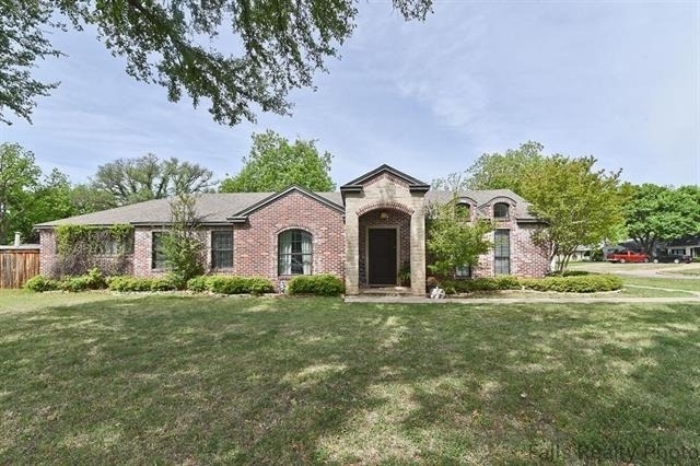 2700 Taft Boulevard - Photo 0