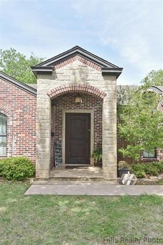 2700 Taft Boulevard - Photo 1