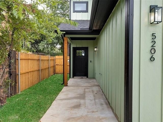 5206 Slate Street - Photo 0