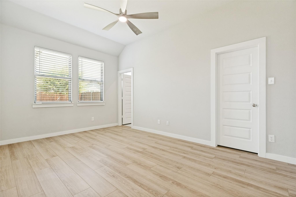 204 Mountain Meadow Lane - Photo 7