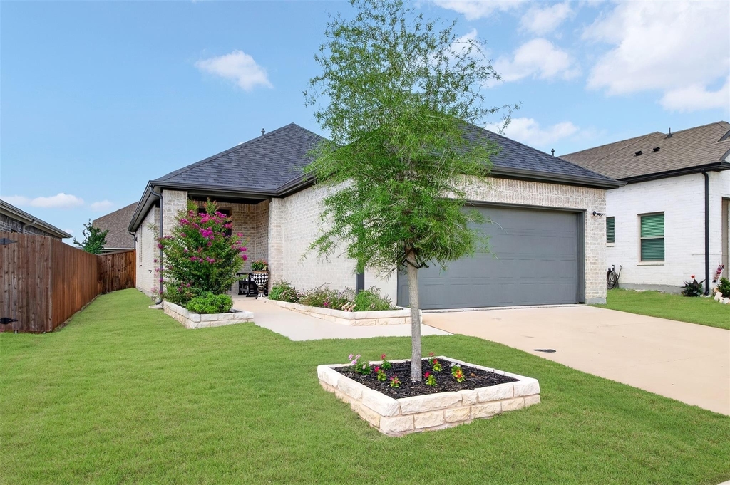 204 Mountain Meadow Lane - Photo 2