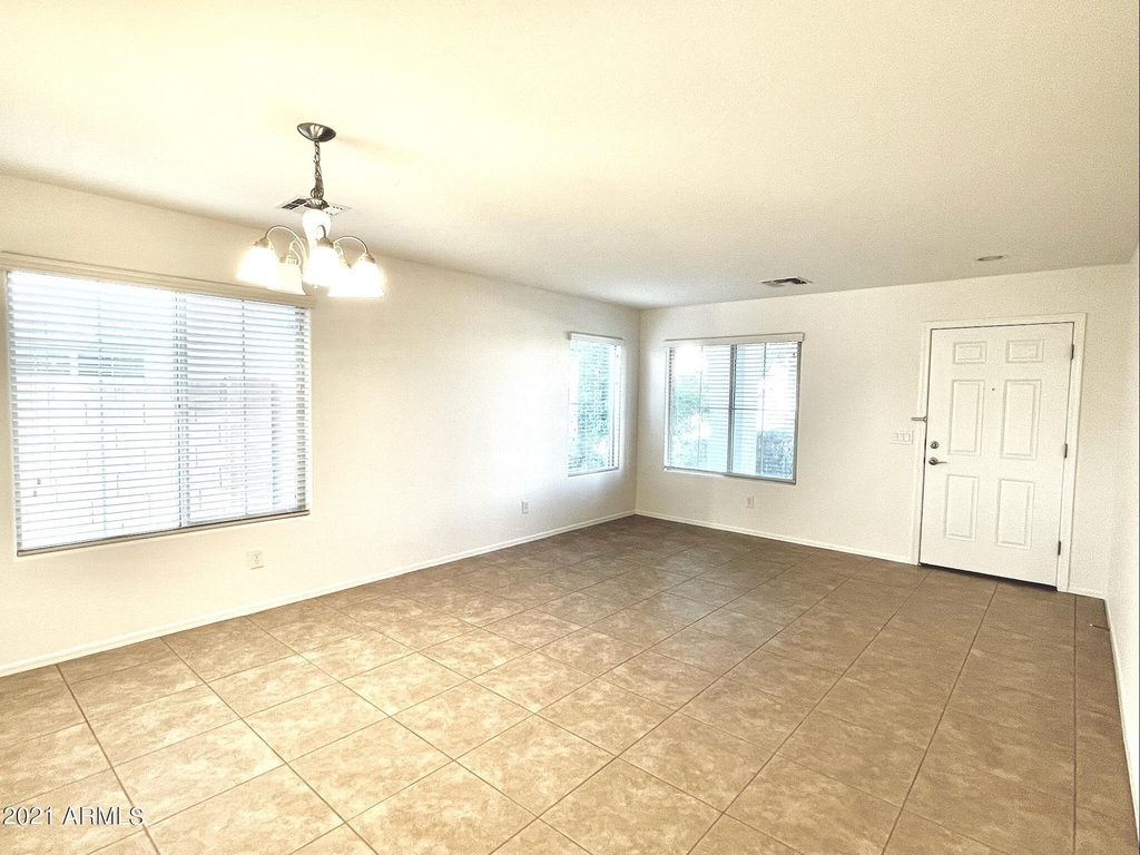 2019 E Lindrick Drive - Photo 11