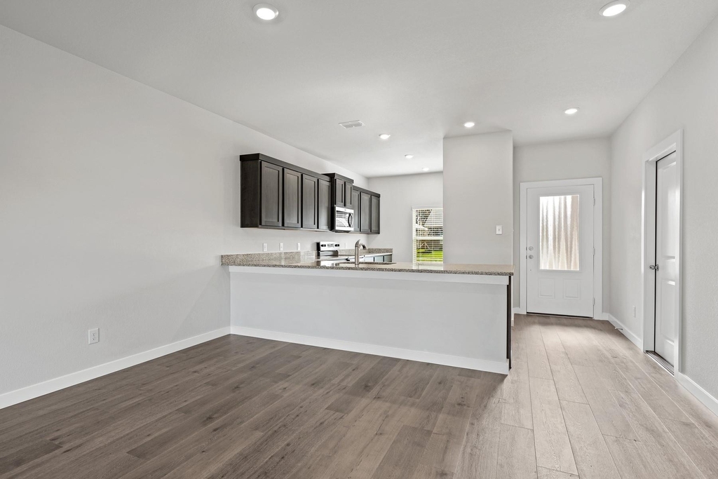 1725 Paul Drive - Photo 3
