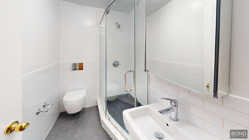431 East 73rd Street - Photo 4