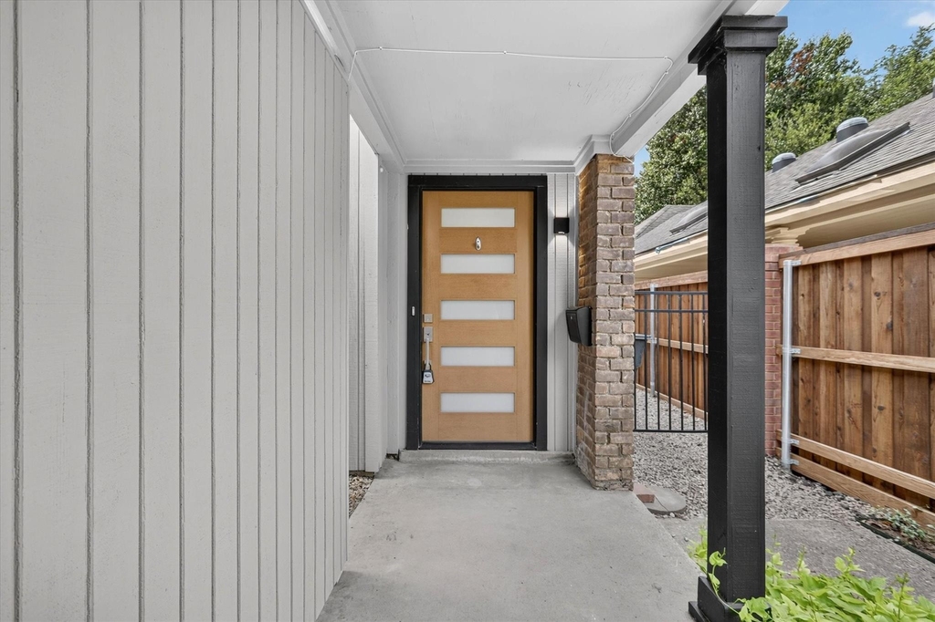 4919 Bryce Avenue - Photo 2
