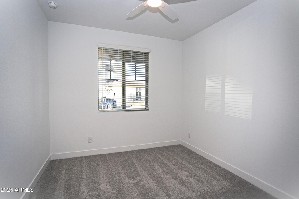 773 W Lark Drive - Photo 4