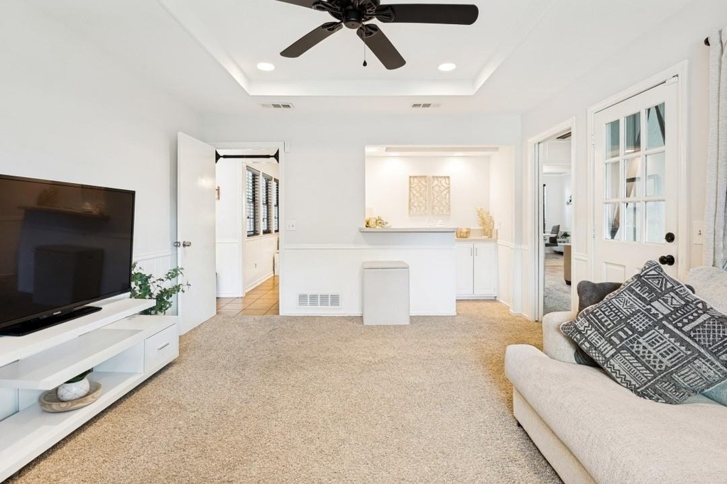 4300 Driftwood Drive - Photo 2