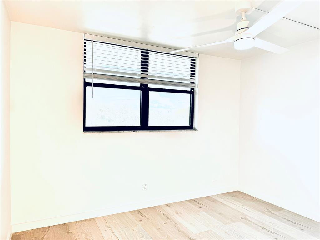 111 Lake Emerald Drive - Photo 13