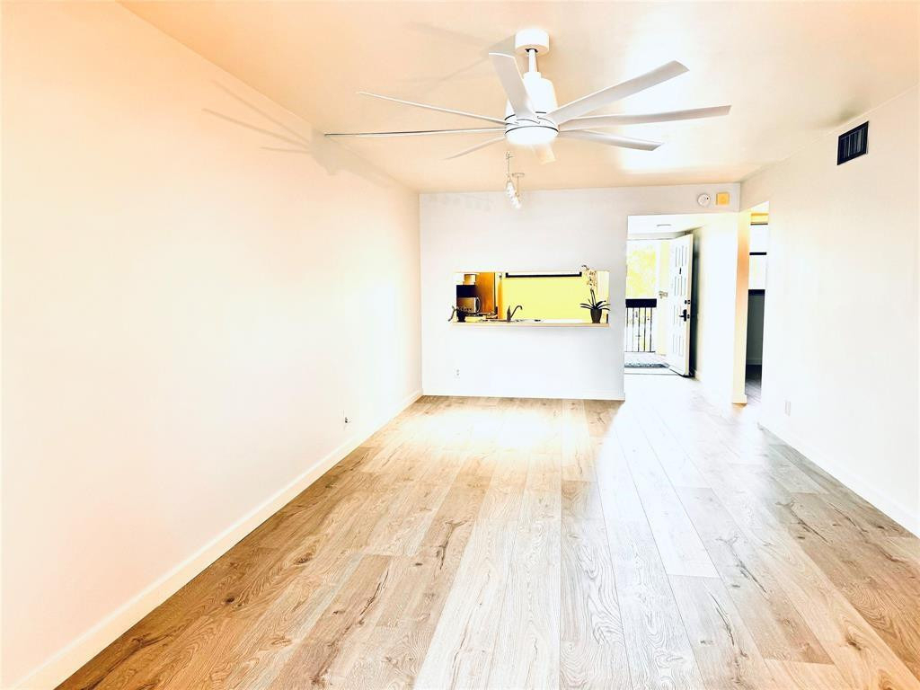 111 Lake Emerald Drive - Photo 5