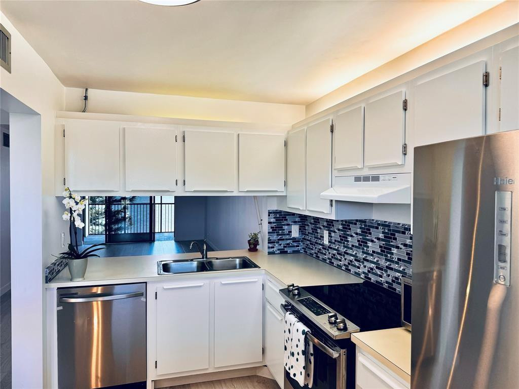 111 Lake Emerald Drive - Photo 8