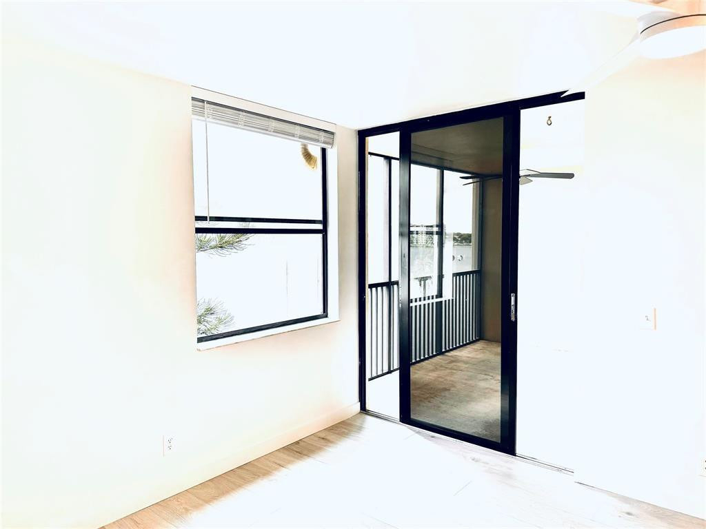 111 Lake Emerald Drive - Photo 11