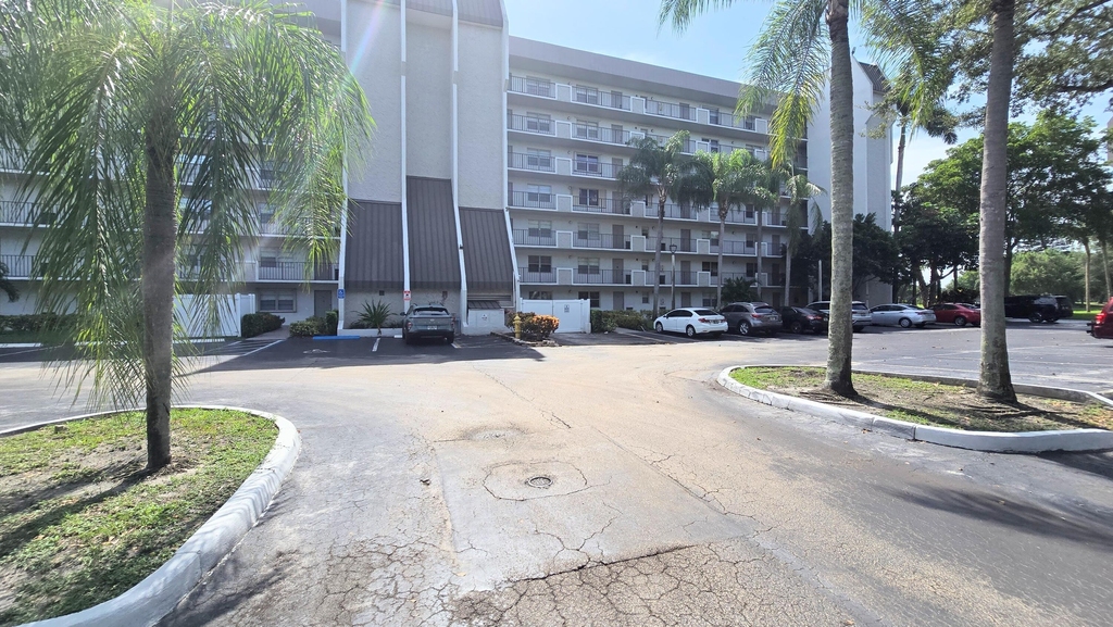 3100 W Rolling Hills Circle - Photo 39