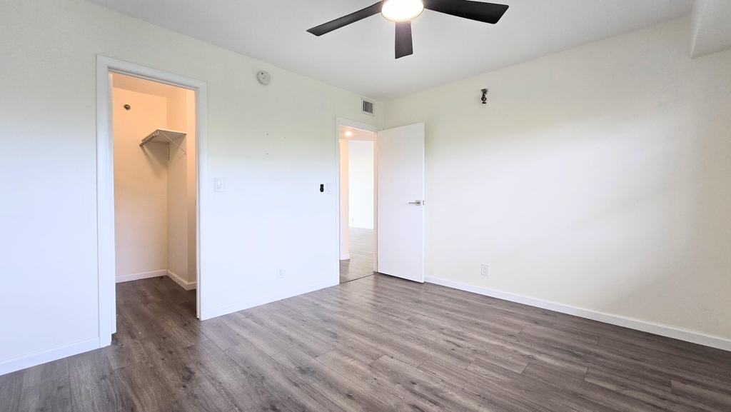 3100 W Rolling Hills Circle - Photo 18