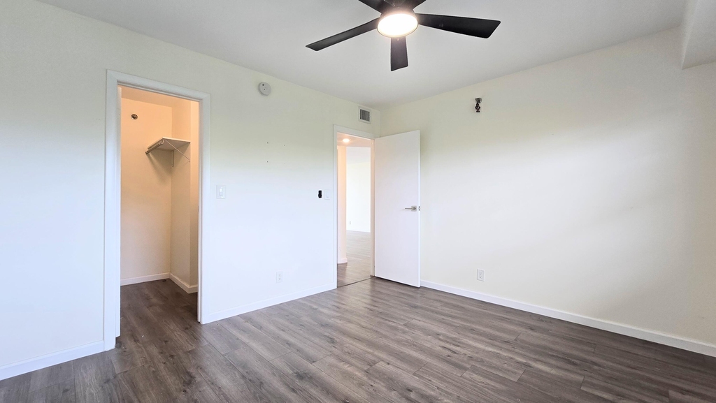 3100 W Rolling Hills Circle - Photo 27