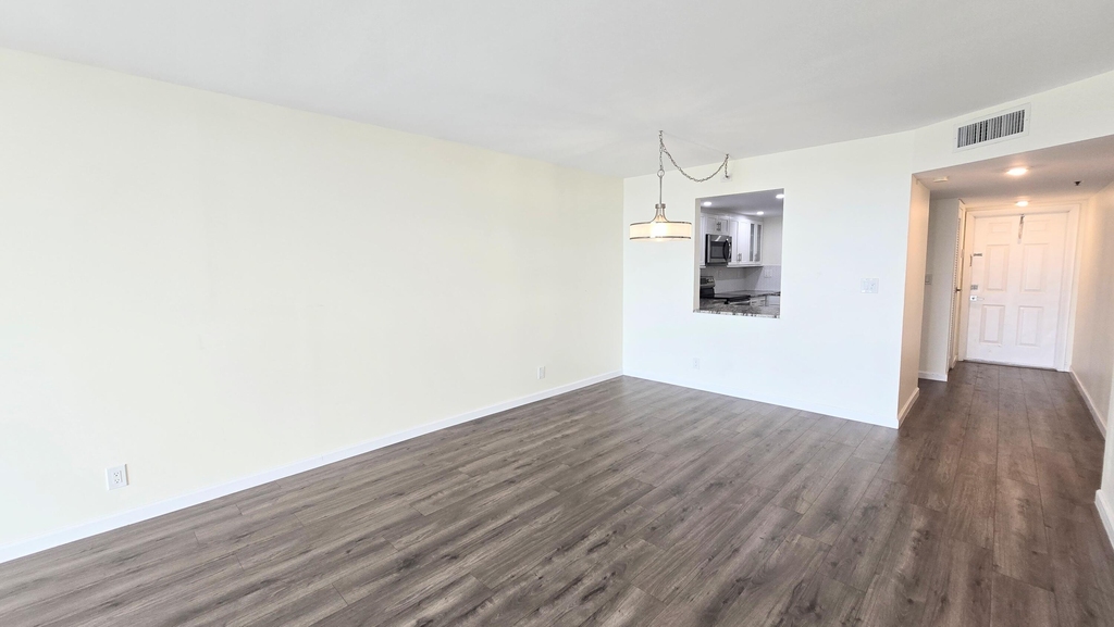 3100 W Rolling Hills Circle - Photo 6