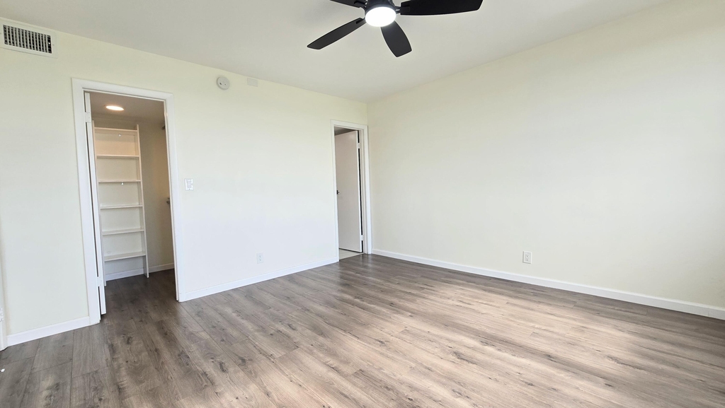3100 W Rolling Hills Circle - Photo 24