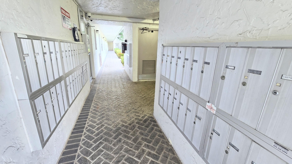3100 W Rolling Hills Circle - Photo 37