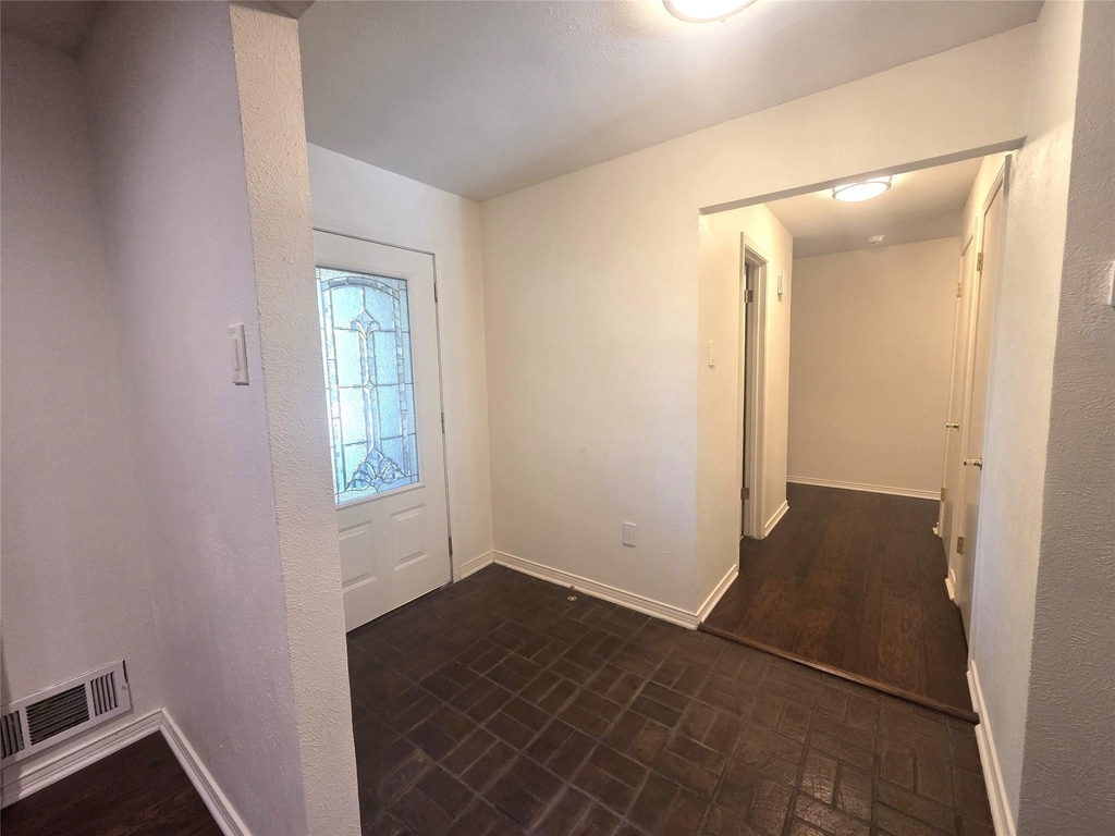 9334 Hunters Creek Drive - Photo 4