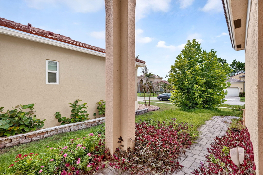 6305 Spring Lake Terrace - Photo 4