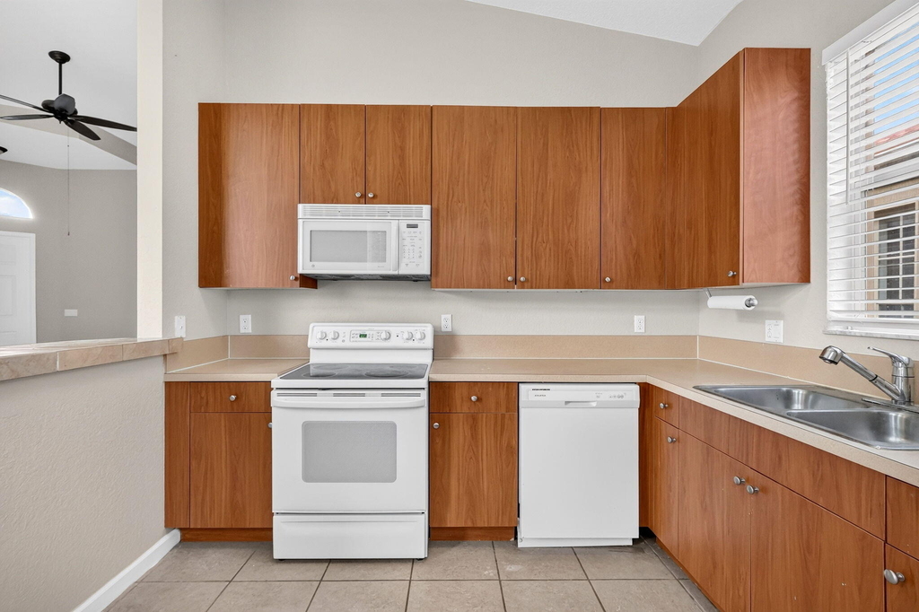 6305 Spring Lake Terrace - Photo 12