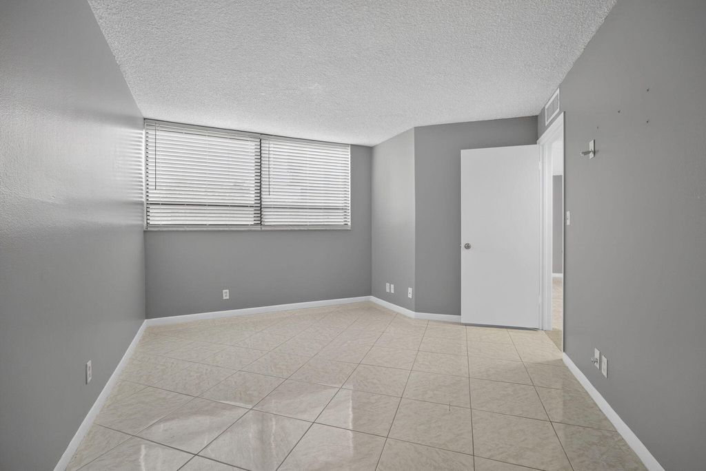 1900 N Congress Avenue - Photo 10
