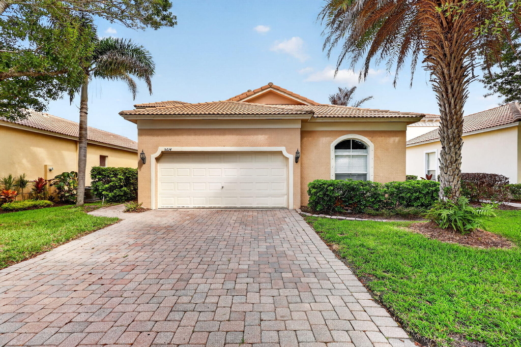 5614 Sunberry Circle - Photo 0