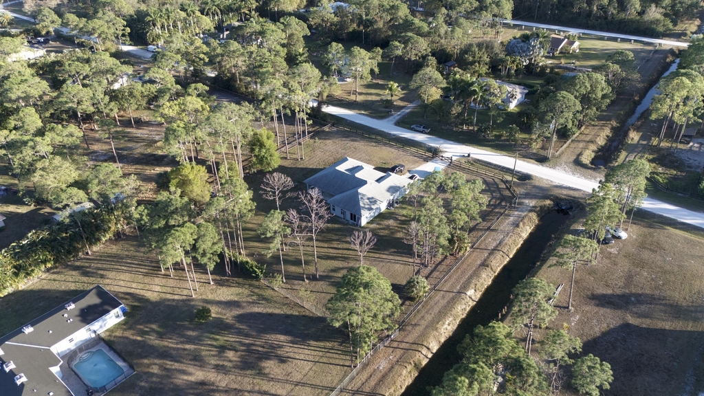 17225 78th Road N - Photo 33