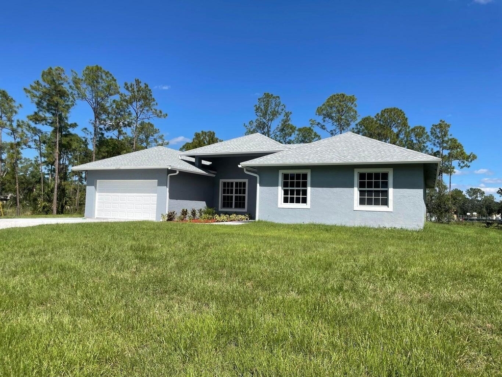 17225 78th Road N - Photo 1