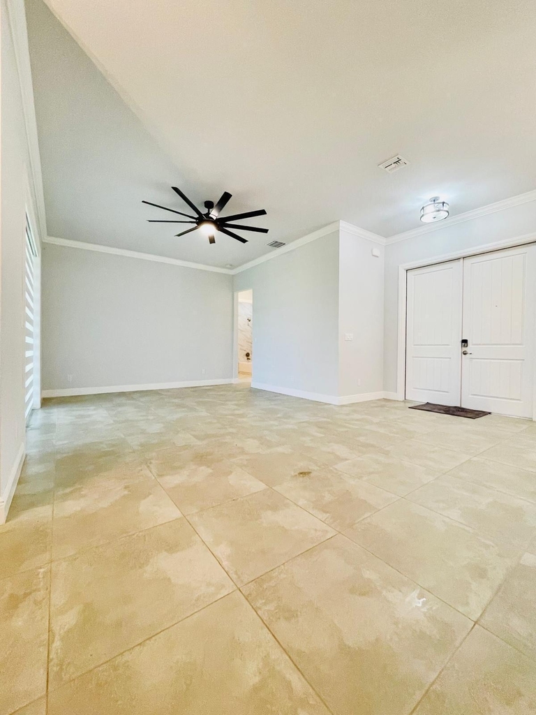 17225 78th Road N - Photo 3
