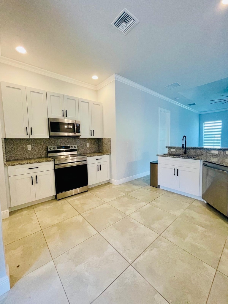 17225 78th Road N - Photo 7