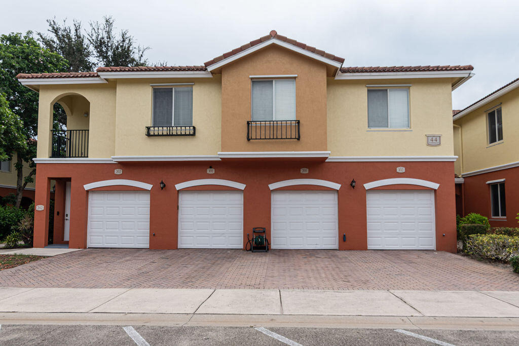 44 Se Sedona Circle - Photo 1
