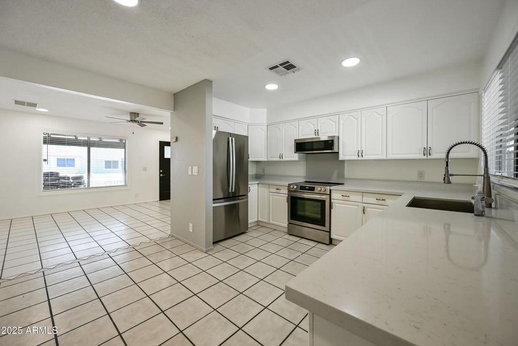 5833 W John Cabot Road - Photo 8