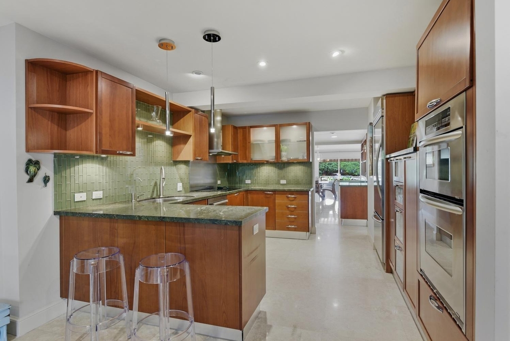 1172 Hillsboro Mile - Photo 17