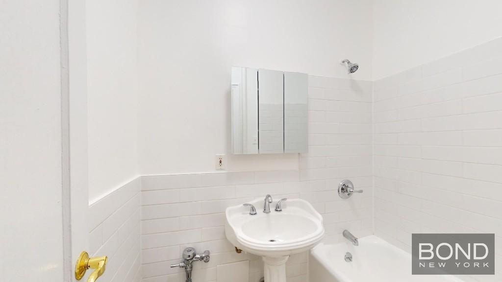 922 third avenue new york ny - Photo 3