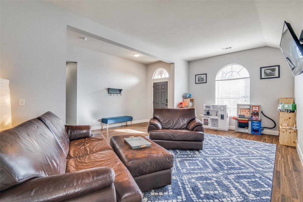 4916 Auburn Drive - Photo 6