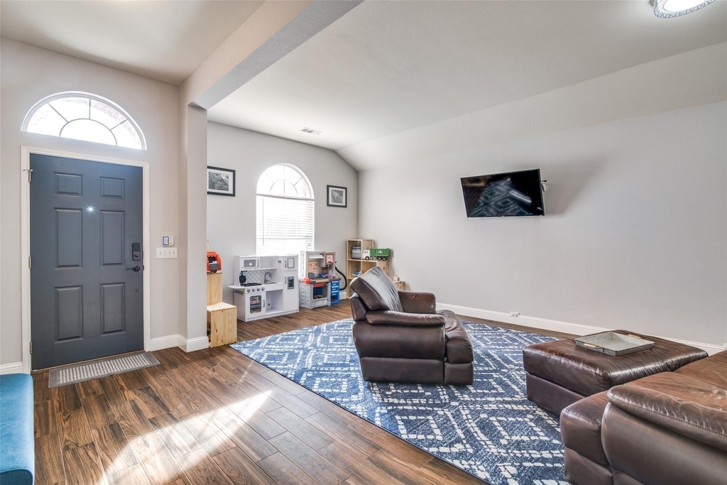 4916 Auburn Drive - Photo 4