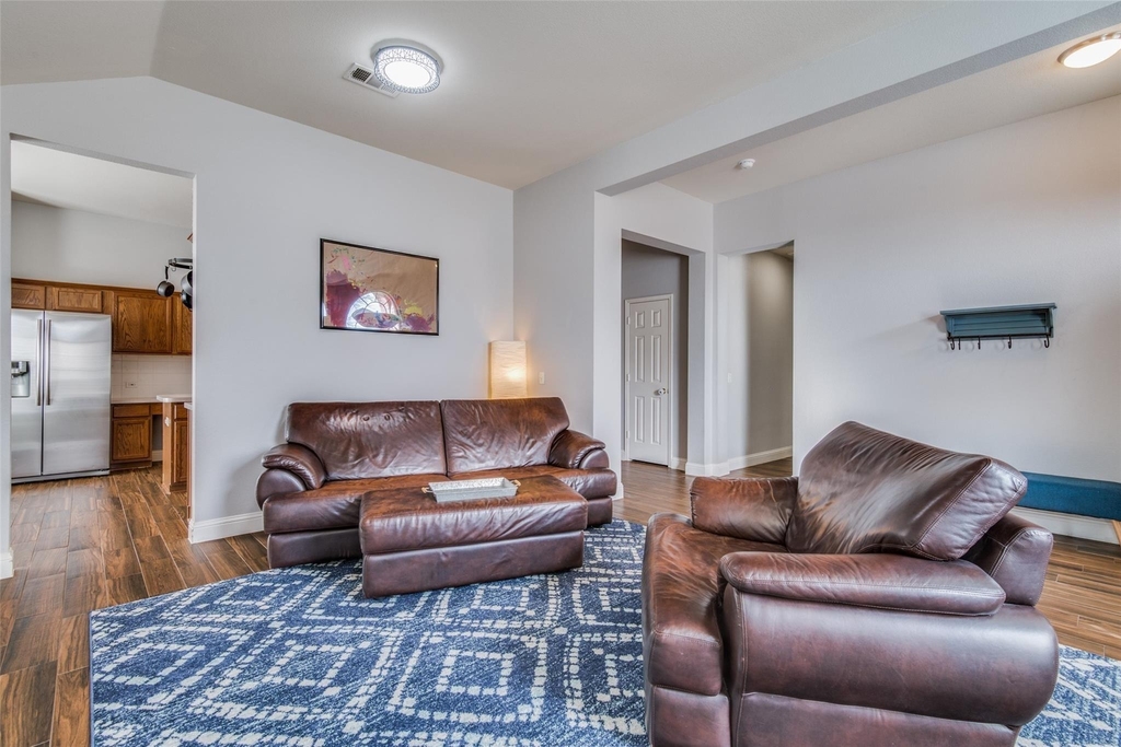 4916 Auburn Drive - Photo 5