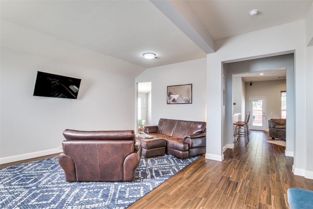 4916 Auburn Drive - Photo 3