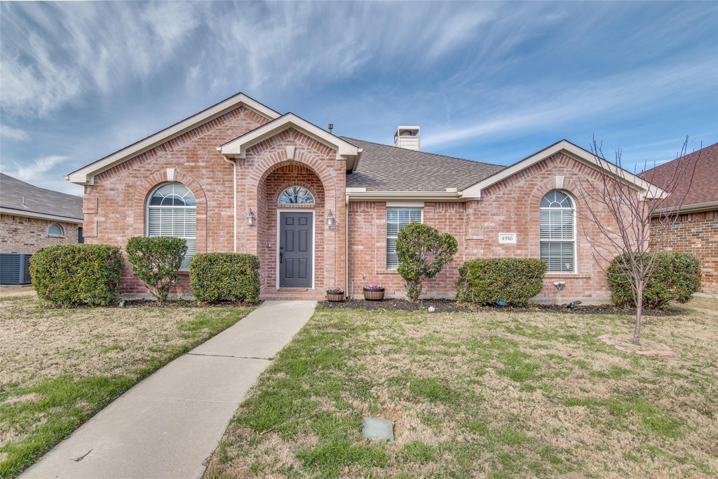 4916 Auburn Drive - Photo 0
