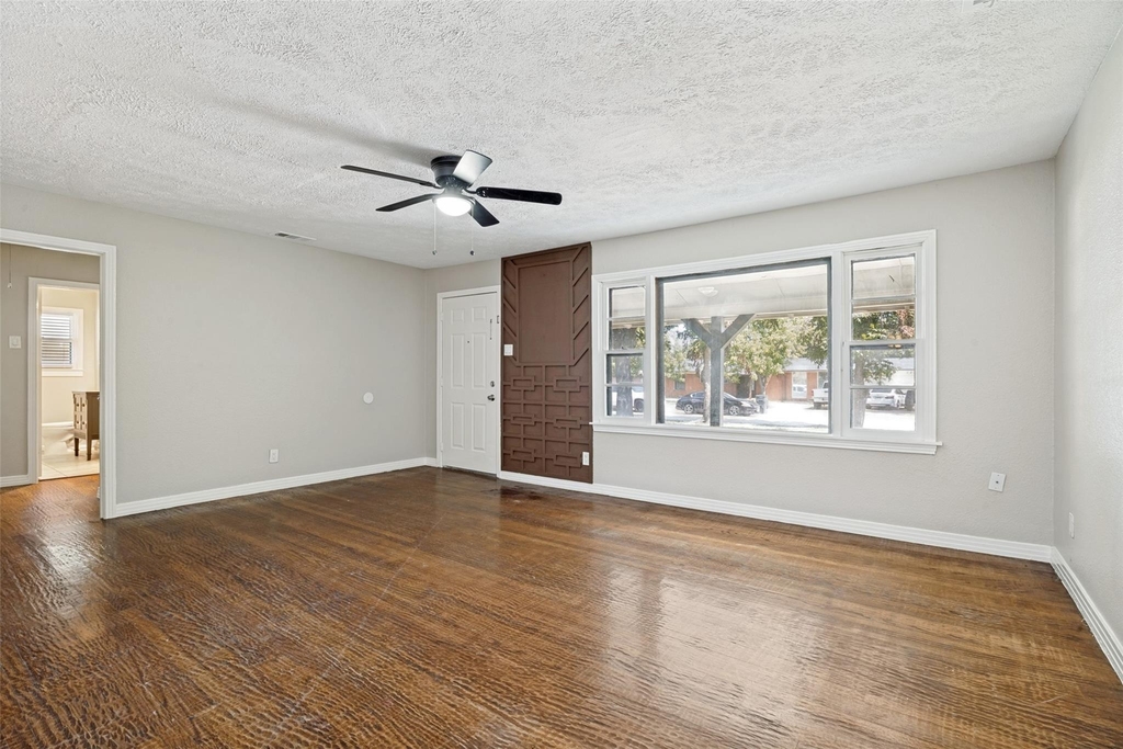 1913 Landa Drive - Photo 1